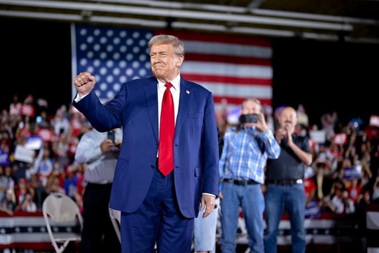 Regresa Trump al poder