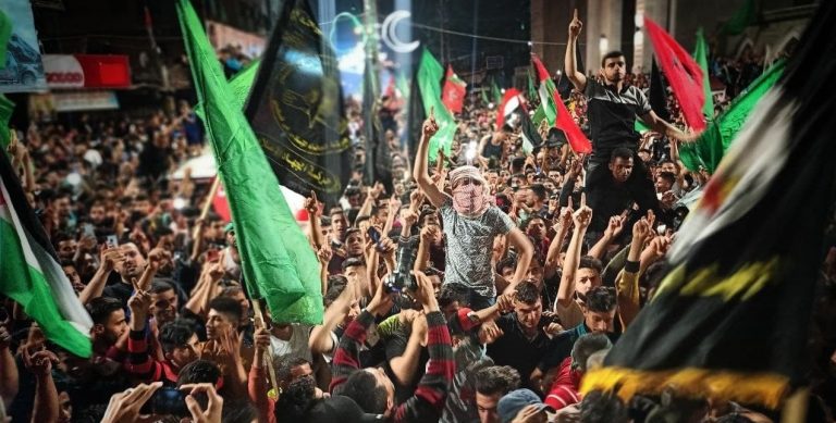 Palestinos celebran cese al fuego en la Franja de Gaza