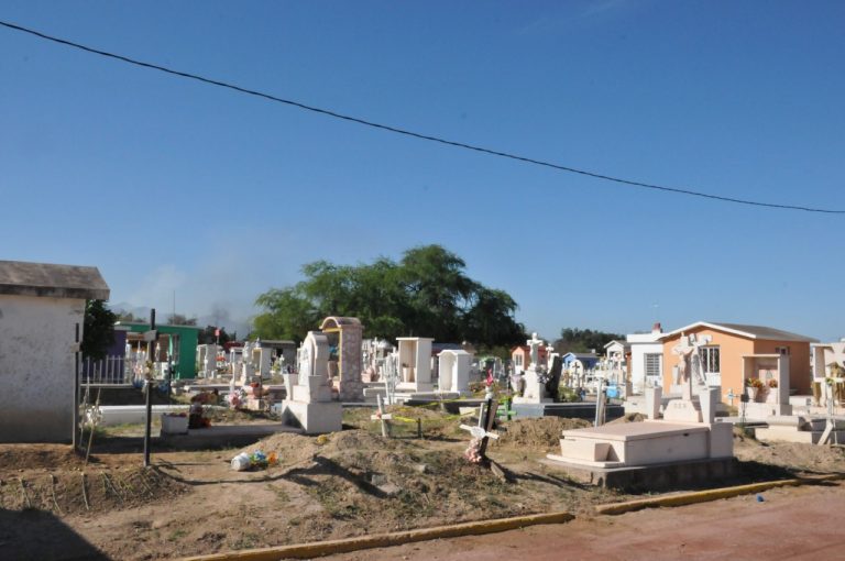 Invitan a la Alumbrada 2022 en panteón de Monclova